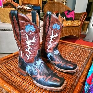 DAN POST, sz 9, Tamarind floral leather, broad square toe, western boots.
